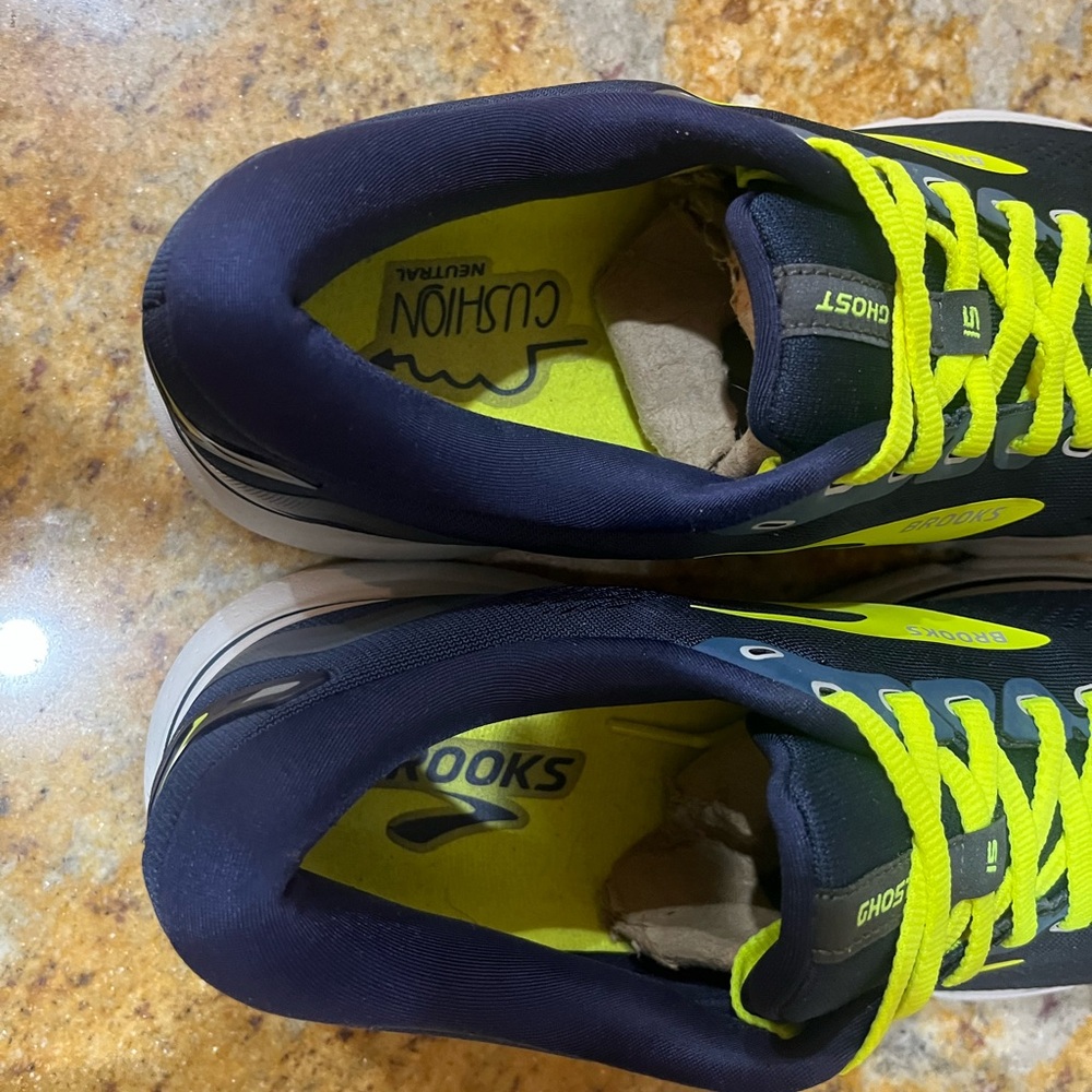Brooks Ghost 15 size 10 - Picture 5 of 9